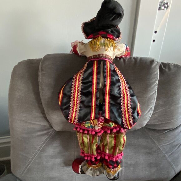 Kasma Collection 24 Inch Porcelain and Cloth Jester Clown Collectible Doll, EUC - Picture 7 of 16